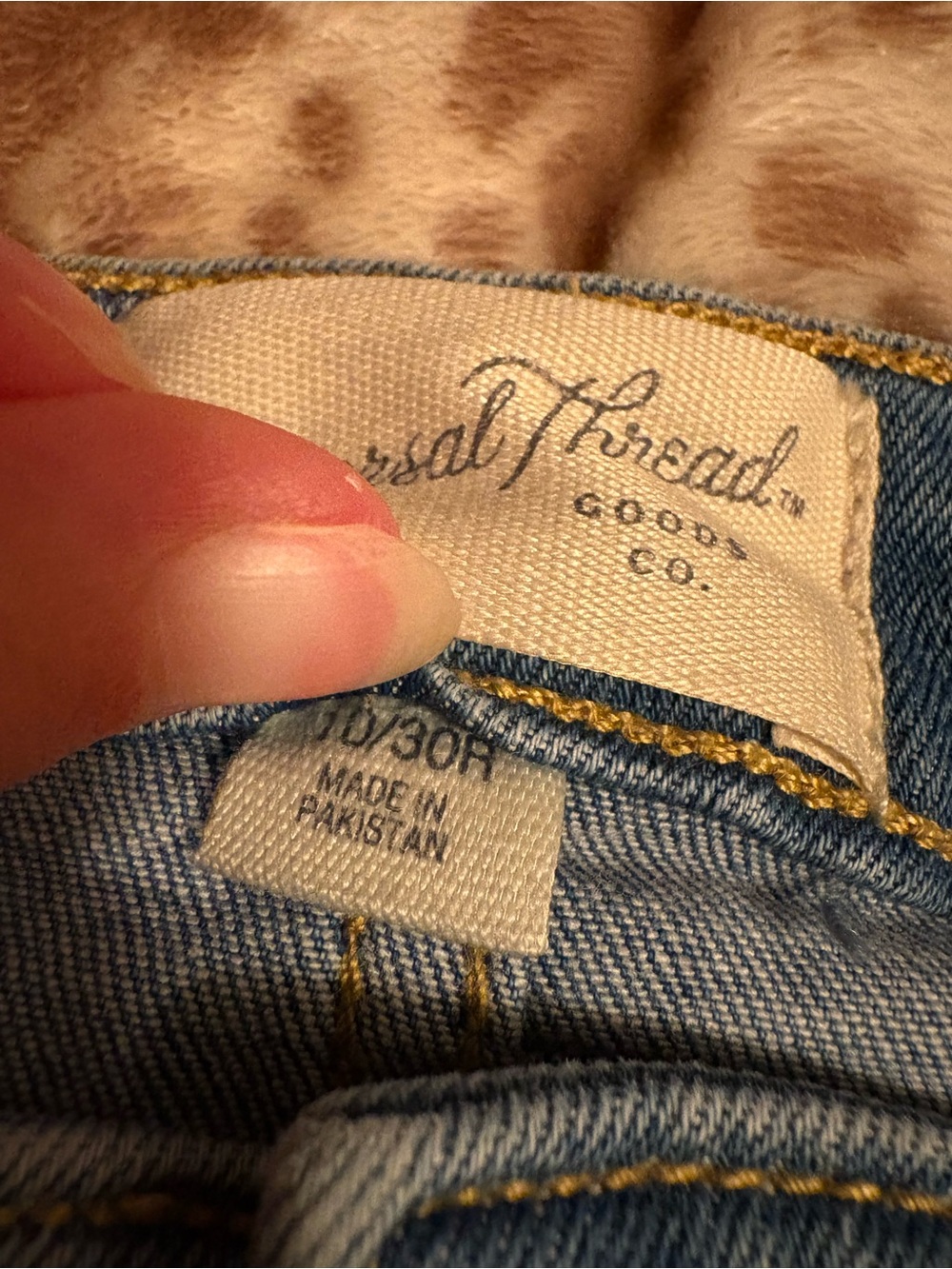 Universal Thread Light Blue Denim High-Rise Midi Cut Off Jean Shorts Size 10 - Picture 2 of 5
